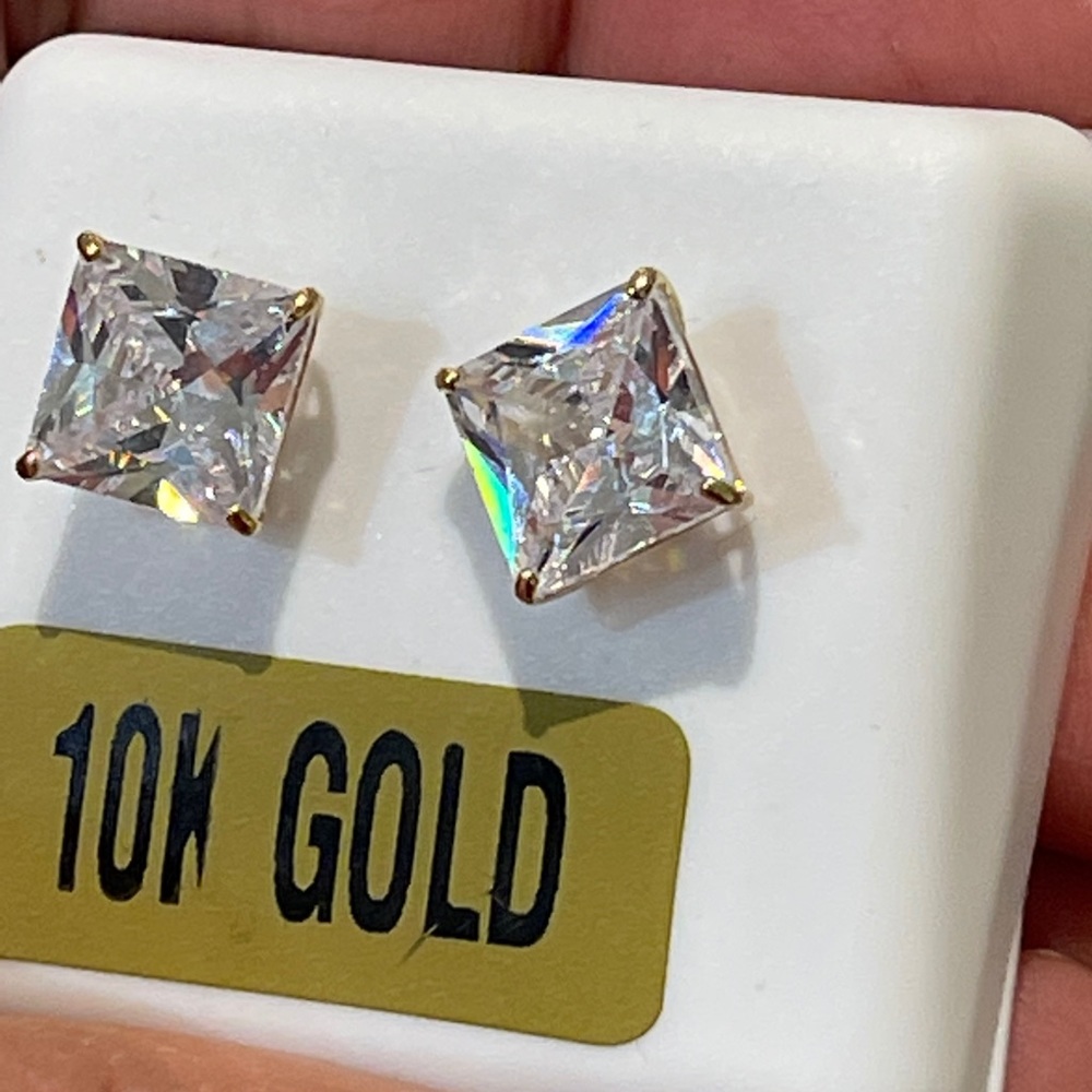 Gold earrings